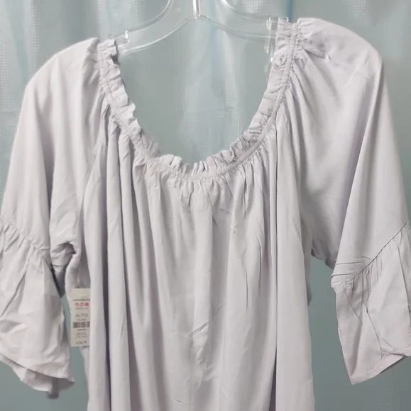 Off shoulder talk - Picture 1 of 3